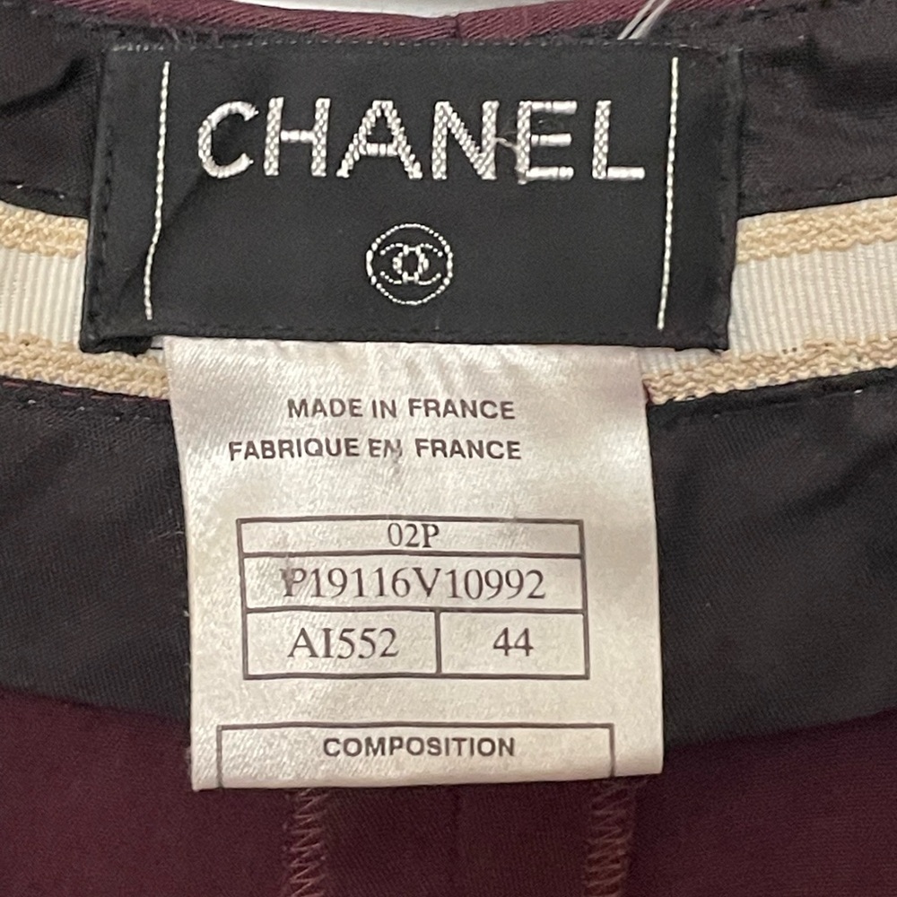 CHANEL Deep Burgundy Trousers with Logo Button - Picture 4 of 7